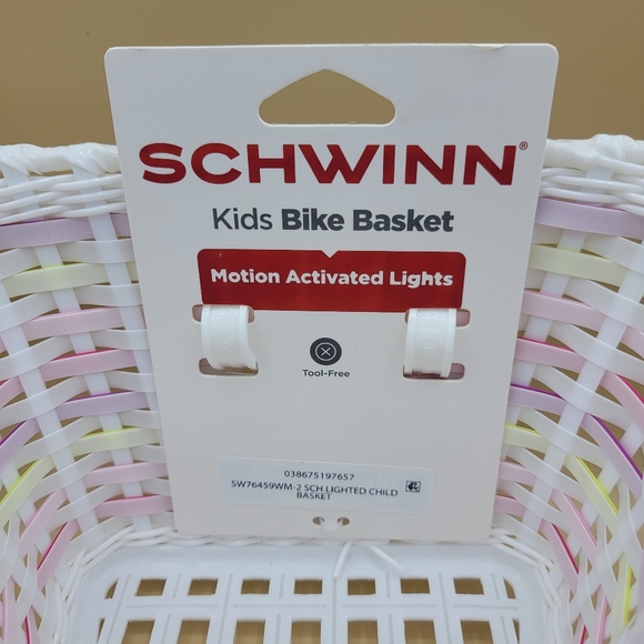 Schwinn Girls Bicycle Basket Light Up Flowers Motion Activated Kids Bike New - Picture 2 of 10